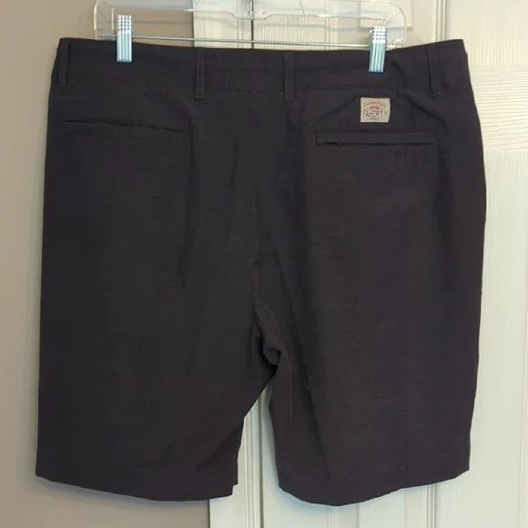 Faherty  Men's Charcoal Flat-Front All Day Shorts - Picture 3 of 10